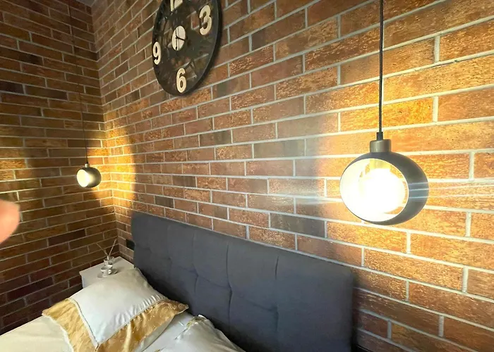 в центрі з двома ізольованими спальнями,вул замарстинівська Apartment *