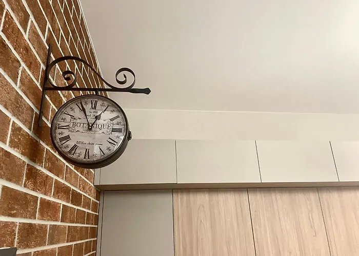 в центрі з двома ізольованими спальнями,вул замарстинівська Apartment