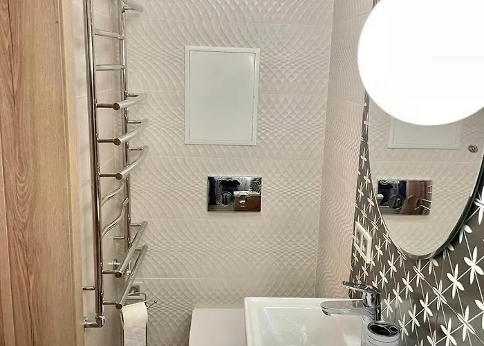 в центрі з двома ізольованими спальнями,вул замарстинівська Apartment *