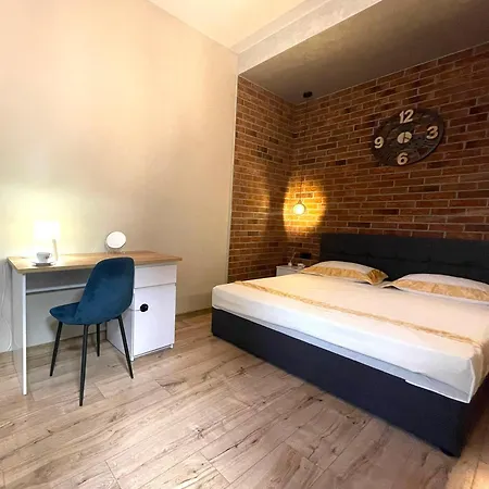 в центрі з двома ізольованими спальнями,вул замарстинівська *