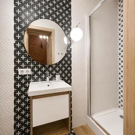 в центрі з двома ізольованими спальнями,вул замарстинівська Apartmán *