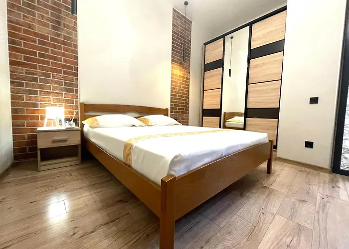 в центрі з двома ізольованими спальнями,вул замарстинівська *