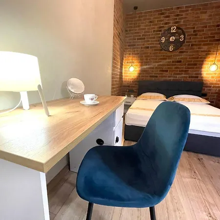 Apartment в центрі з двома ізольованими спальнями,вул замарстинівська