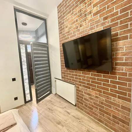 Apartment в центрі з двома ізольованими спальнями,вул замарстинівська *